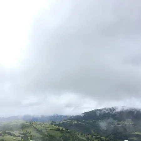 Between Mountains Casa vacanze *