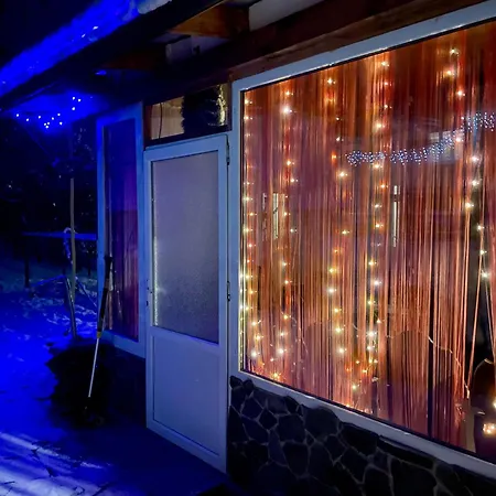 Between Mountains * Mizhhirya (Transcarpathia)